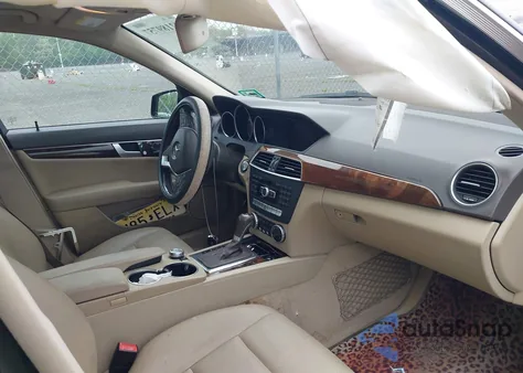 2014 Mercedes-Benz C 300 Luxury 4Matic/Sport 4Matic from USA, damaged, VIN WDDGF8AB6EA946106